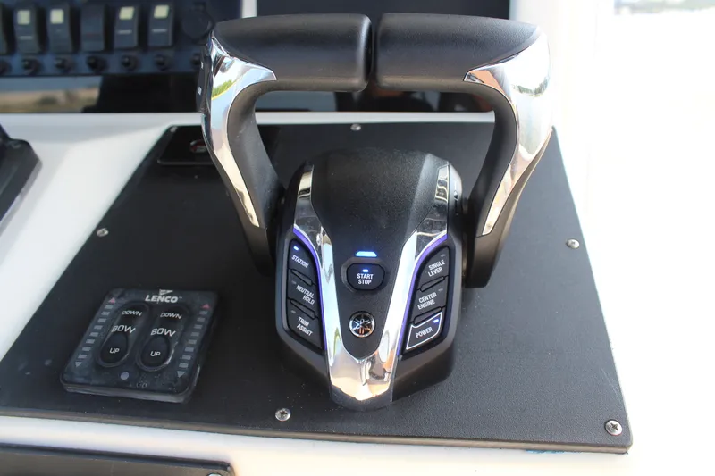 Slide: The Image of Scout 280 SPORTFISH 2002 - 12