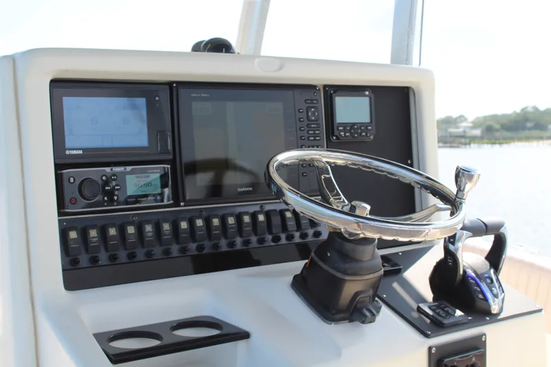 Slide: The Image of Scout 280 SPORTFISH 2002 - 10