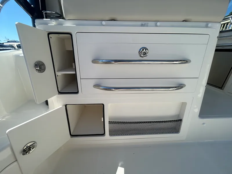 Slide: The Image of Boston Whaler 325 Conquest 2026 - 11