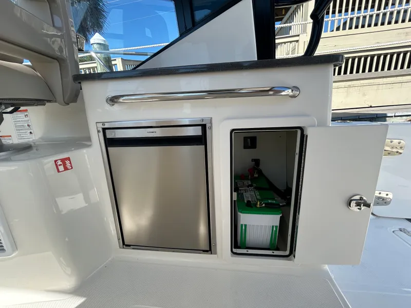 Slide: The Image of Boston Whaler 325 Conquest 2026 - 14