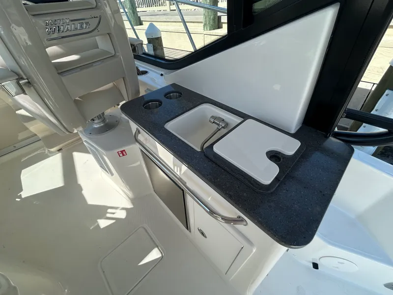 Slide: The Image of Boston Whaler 325 Conquest 2026 - 15