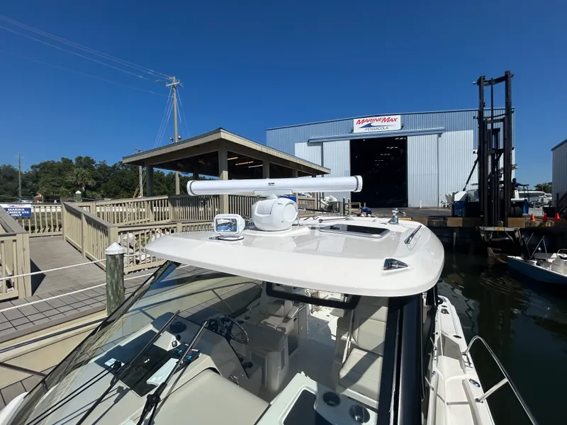 Slide: The Image of Boston Whaler 325 Conquest 2026 - 5