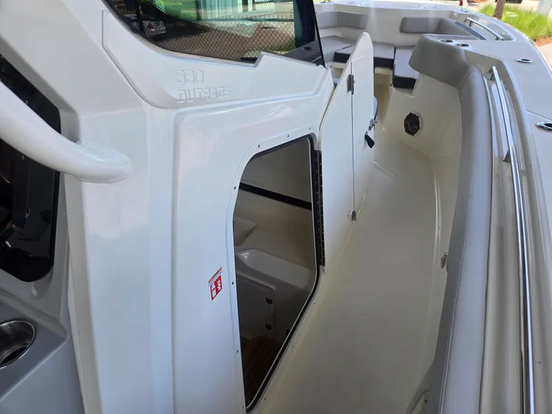 Slide: The Image of Boston Whaler 330 Outrage 2027 - 16