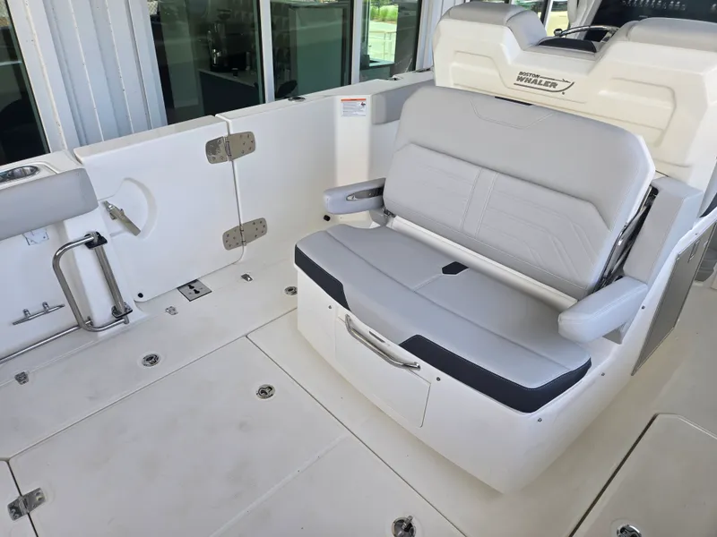Slide: The Image of Boston Whaler 330 Outrage 2027 - 7
