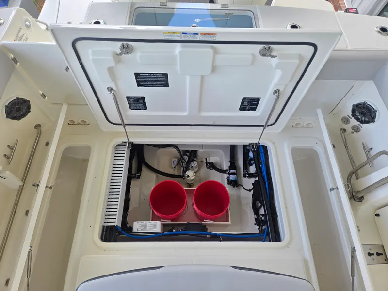 Slide: The Image of Boston Whaler 330 Outrage 2027 - 5