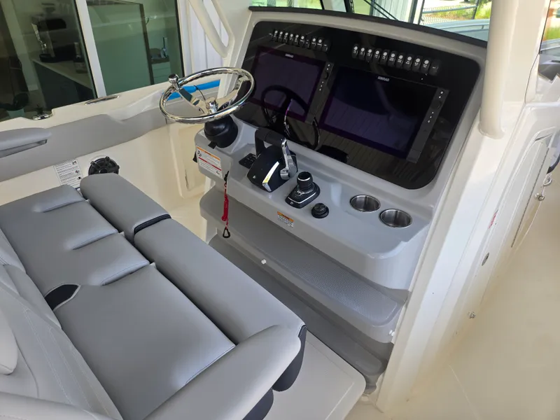 Slide: The Image of Boston Whaler 330 Outrage 2027 - 14