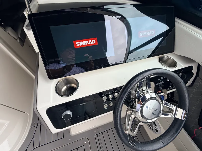 Slide: The Image of Sea Ray 250 SLX 2020 - 14