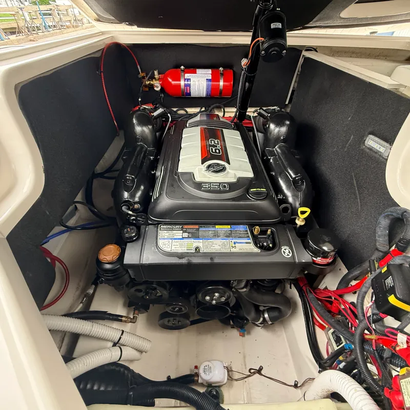 Slide: The Image of Sea Ray 250 SLX 2020 - 24