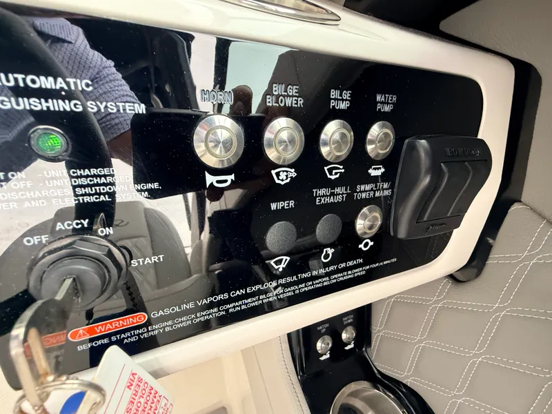 Slide: The Image of Sea Ray 250 SLX 2020 - 19
