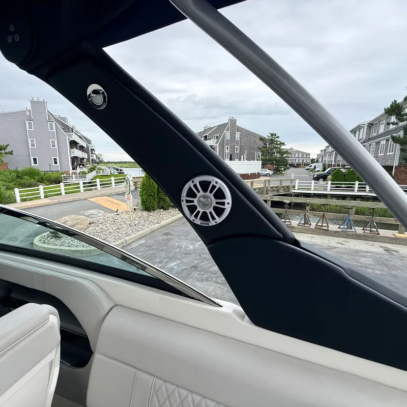 Slide: The Image of Sea Ray 250 SLX 2020 - 13