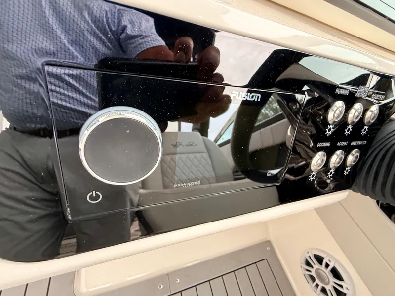 Slide: The Image of Sea Ray 250 SLX 2020 - 20
