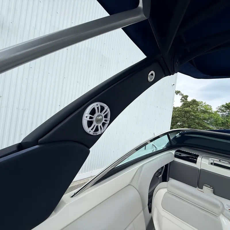Slide: The Image of Sea Ray 250 SLX 2020 - 12