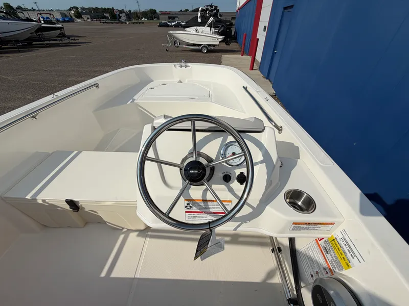 Slide: The Image of Boston Whaler 160 Super Sport 2027 - 11