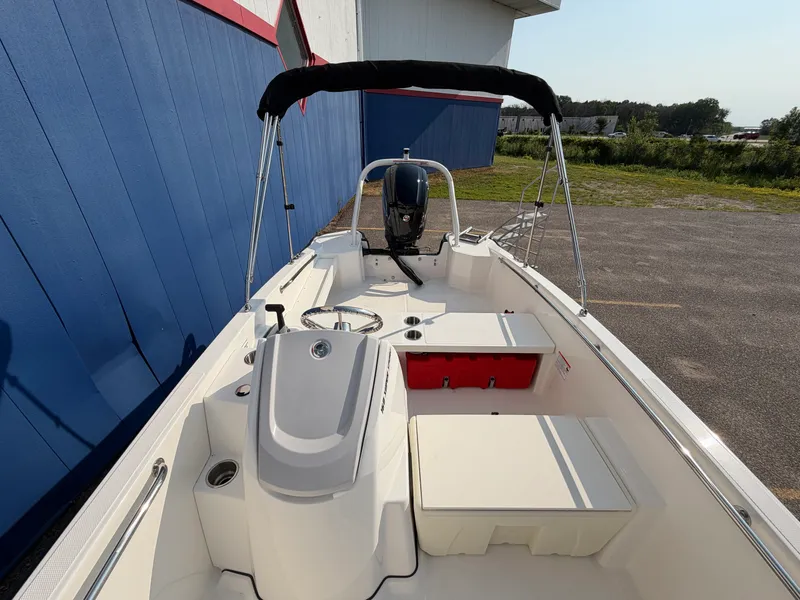 Slide: The Image of Boston Whaler 160 Super Sport 2027 - 16