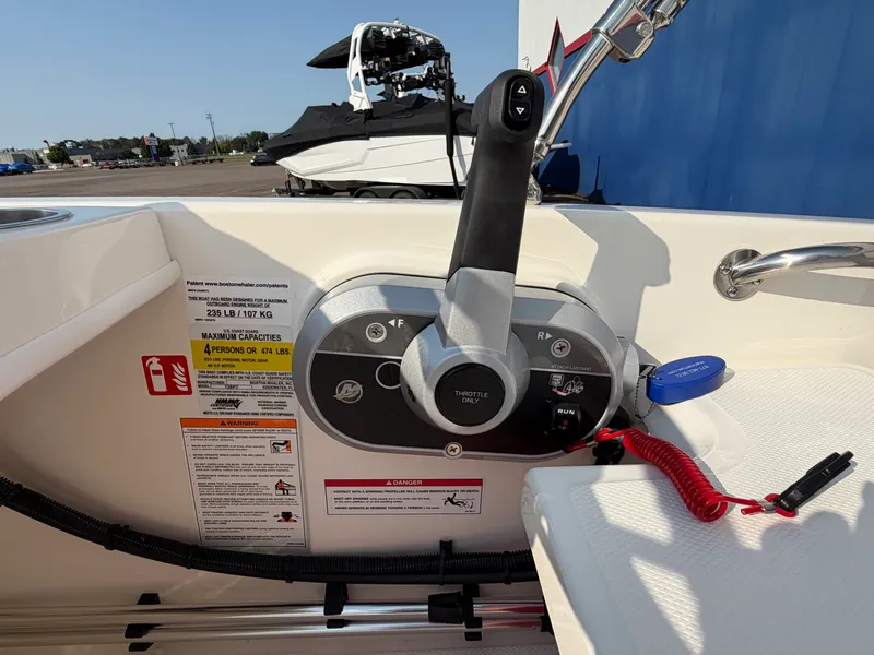 Slide: The Image of Boston Whaler 130 Super Sport 2027 - 10