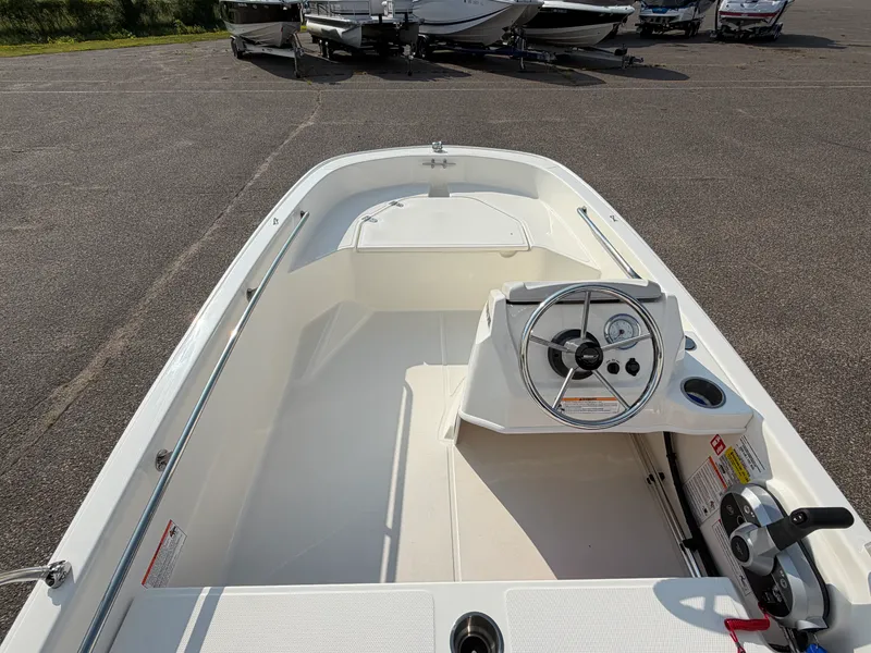 Slide: The Image of Boston Whaler 130 Super Sport 2027 - 9