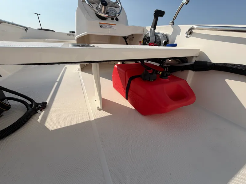 Slide: The Image of Boston Whaler 130 Super Sport 2027 - 8