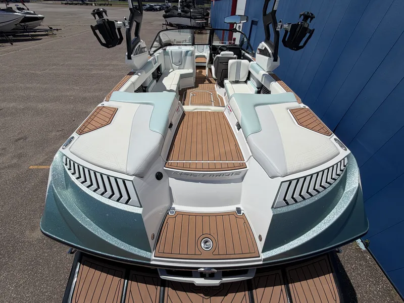 Slide: The Image of Nautique Super Air Nautique G25 2019 - 12