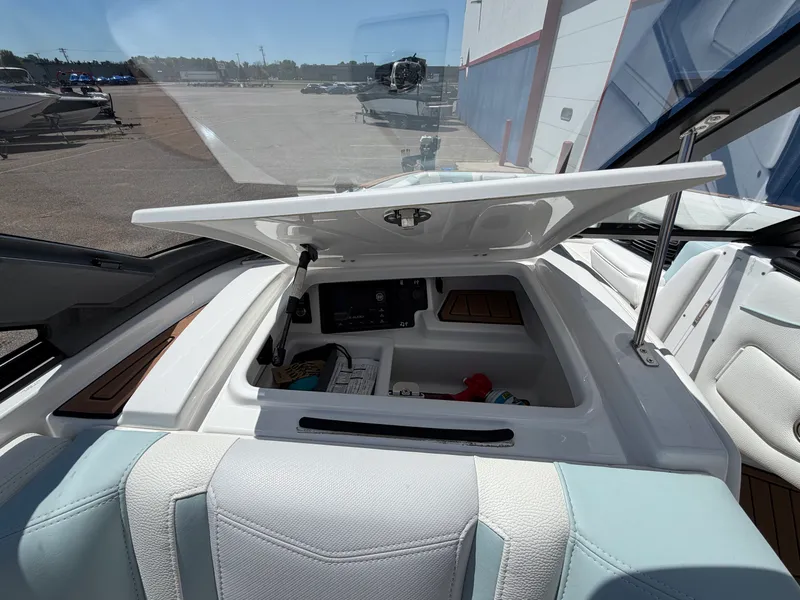 Slide: The Image of Nautique Super Air Nautique G25 2019 - 33