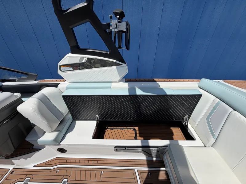 Slide: The Image of Nautique Super Air Nautique G25 2019 - 24