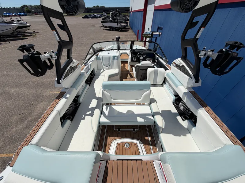 Slide: The Image of Nautique Super Air Nautique G25 2019 - 19