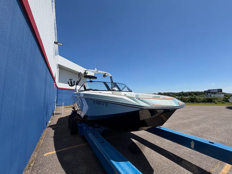 Slide: The Image of Nautique Super Air Nautique G25 2019 - 1