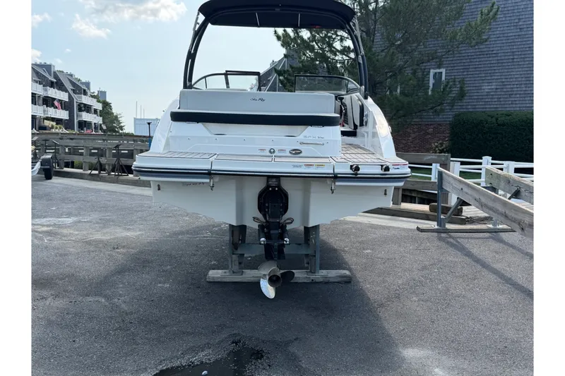 Slide: The Image of Sea Ray 210 SPX 2024 - 2