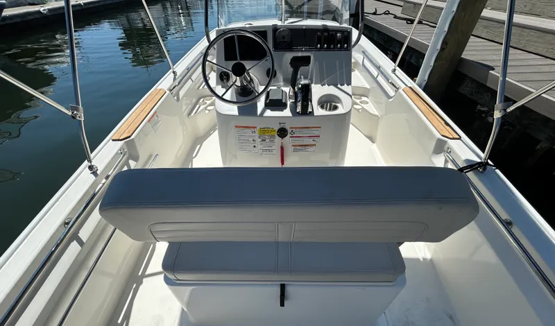 Slide: The Image of Boston Whaler 170 Montauk 2026 - 11