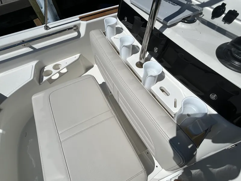 Slide: The Image of Boston Whaler 170 Montauk 2026 - 15