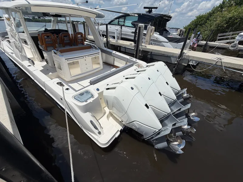 Slide: The Image of Boston Whaler 420 Outrage 2026 - 13