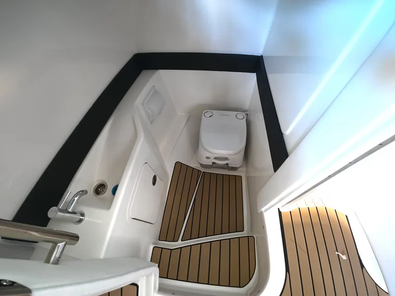 Slide: The Image of Sea Ray SLX 260 Outboard 2027 - 19