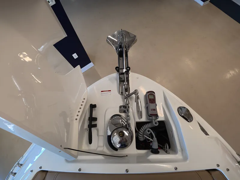 Slide: The Image of Sea Ray SLX 260 Outboard 2027 - 24