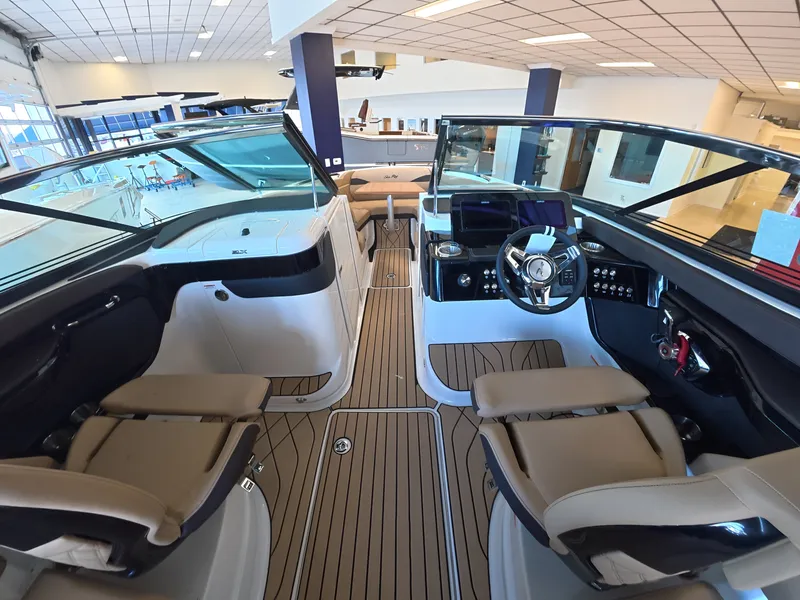 Slide: The Image of Sea Ray SLX 260 Outboard 2027 - 10