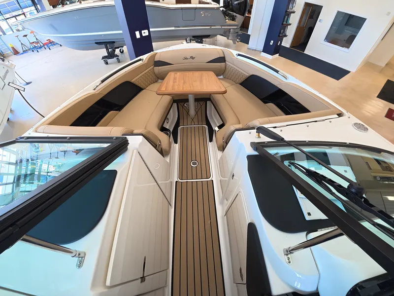 Slide: The Image of Sea Ray SLX 260 Outboard 2027 - 20