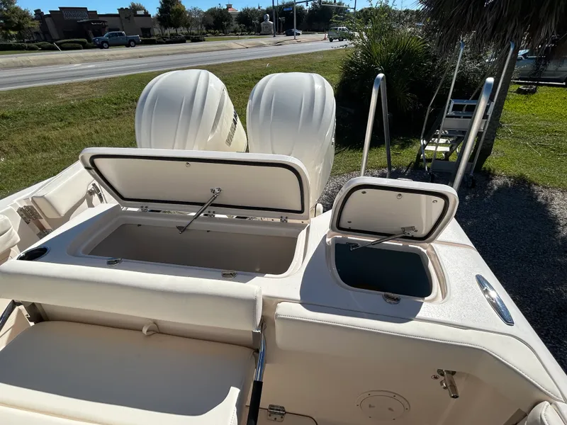 Slide: The Image of Grady-White Freedom 285 2026 - 11