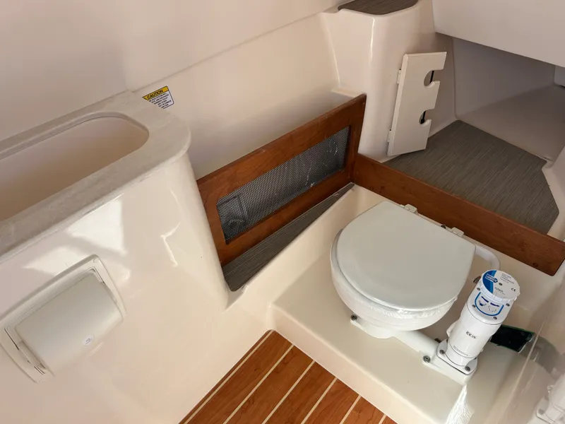 Slide: The Image of Grady-White Freedom 285 2026 - 20