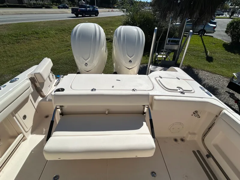 Slide: The Image of Grady-White Freedom 285 2026 - 9