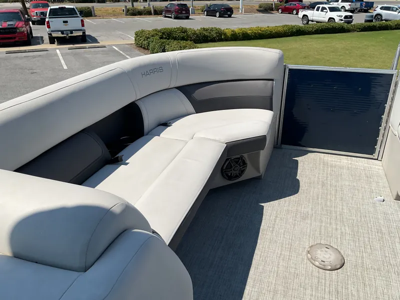 Slide: The Image of Harris Cruiser 230 2022 - 14