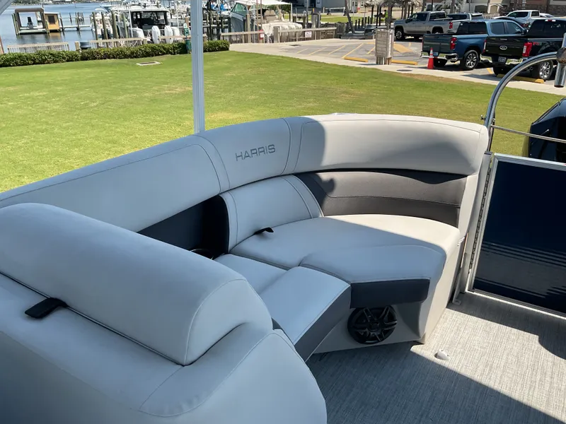 Slide: The Image of Harris Cruiser 230 2022 - 17