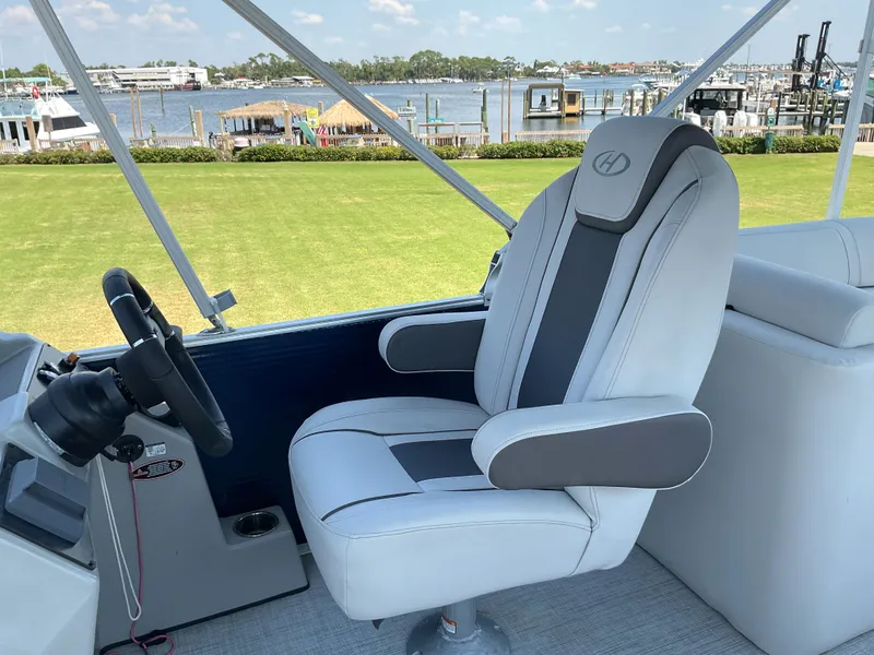 Slide: The Image of Harris Cruiser 230 2022 - 21