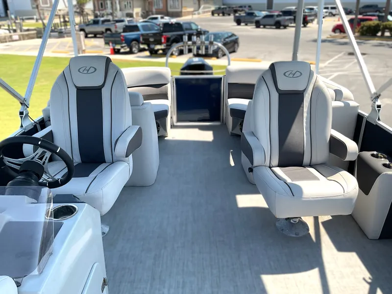 Slide: The Image of Harris Cruiser 230 2022 - 26