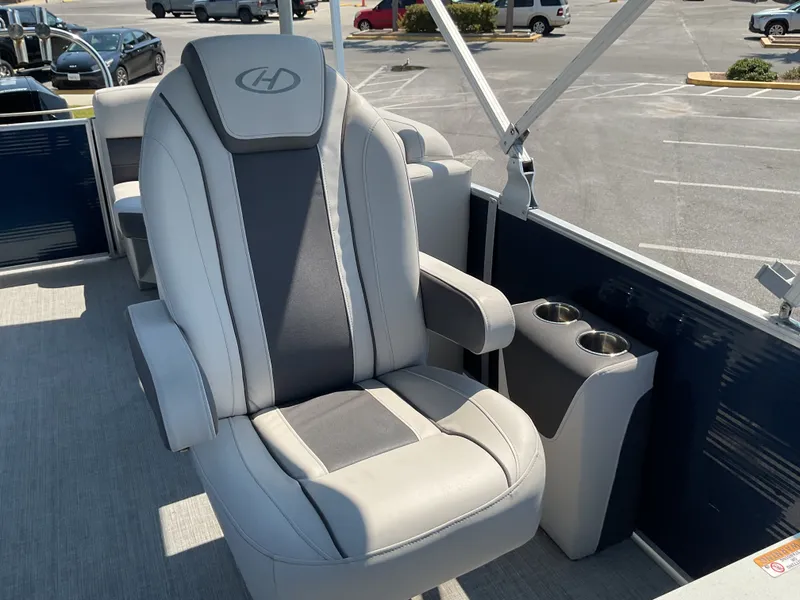 Slide: The Image of Harris Cruiser 230 2022 - 27