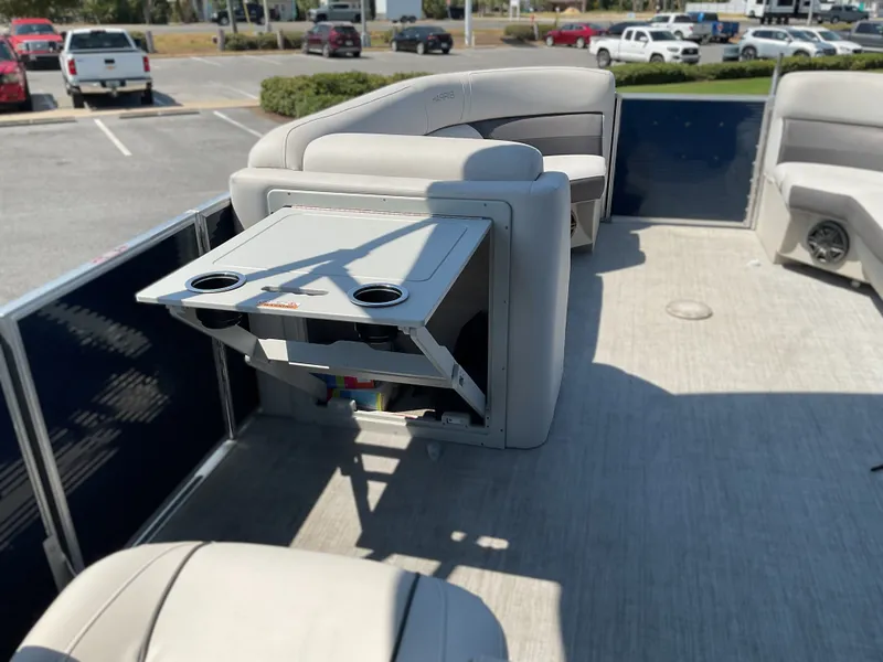 Slide: The Image of Harris Cruiser 230 2022 - 30