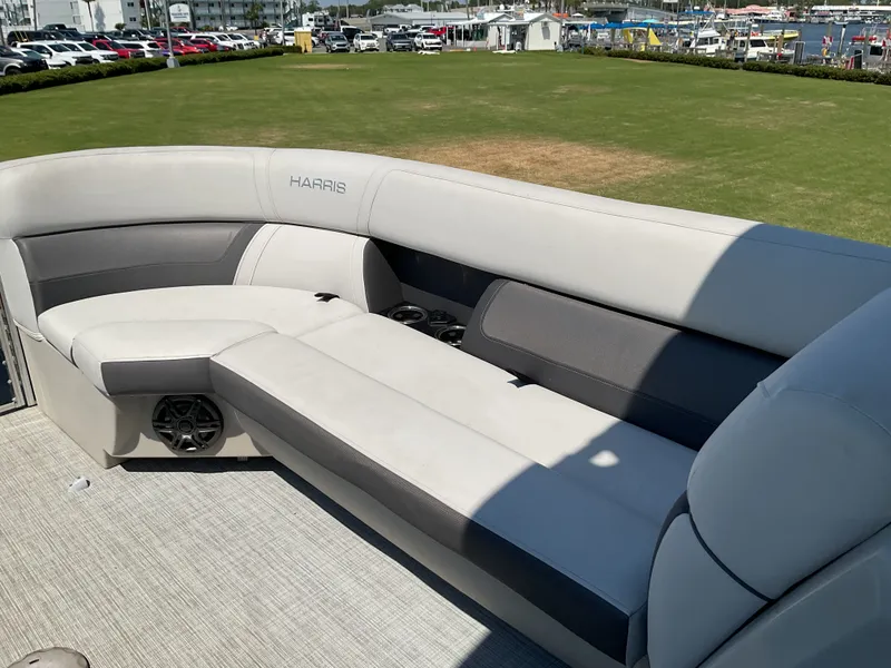 Slide: The Image of Harris Cruiser 230 2022 - 32