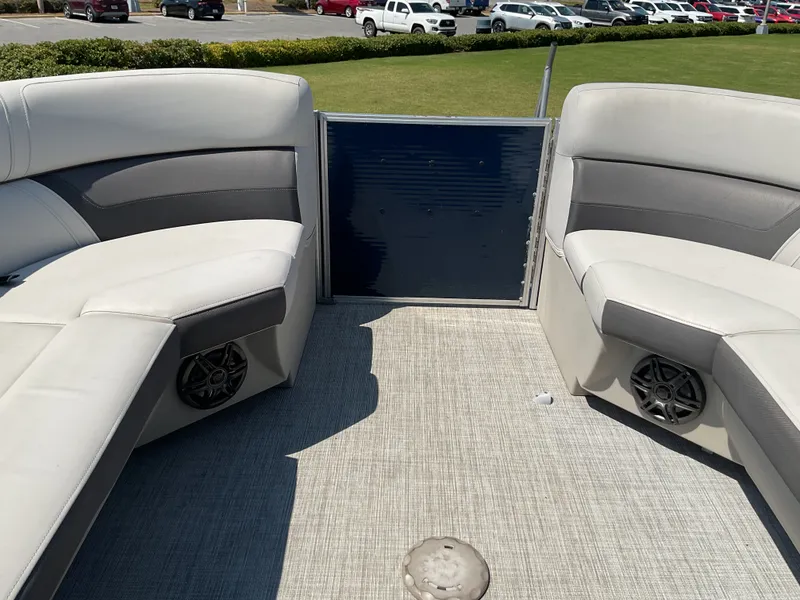 Slide: The Image of Harris Cruiser 230 2022 - 33