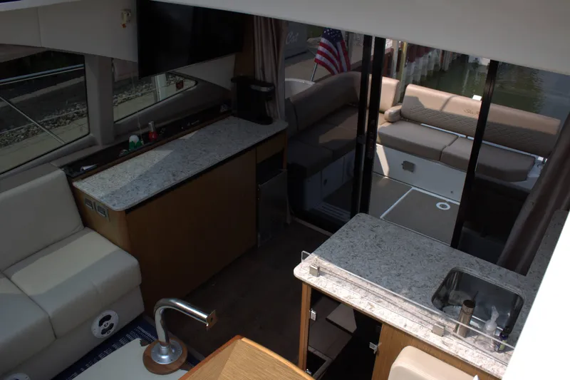 Slide: The Image of Sea Ray Sundancer 460 2017 - 40