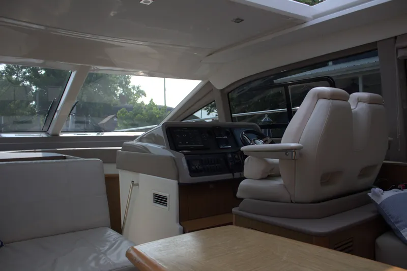 Slide: The Image of Sea Ray Sundancer 460 2017 - 41