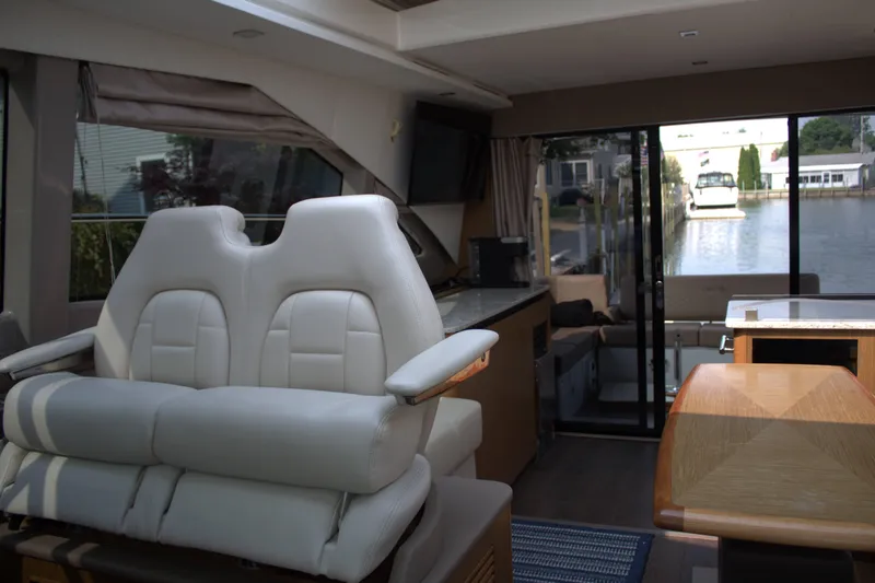 Slide: The Image of Sea Ray Sundancer 460 2017 - 43