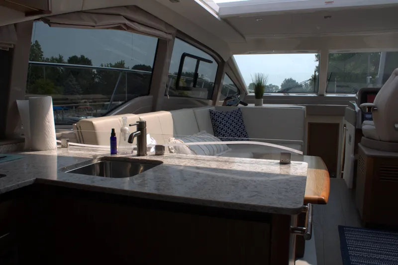 Slide: The Image of Sea Ray Sundancer 460 2017 - 45