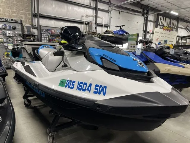 Slide: The Image of Sea-Doo FISHPRO 2023 - 4